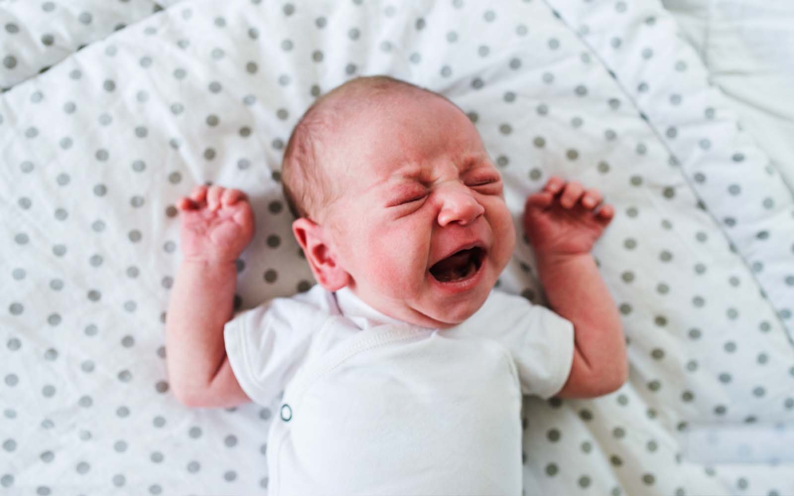 10 week old baby crying sales in evening